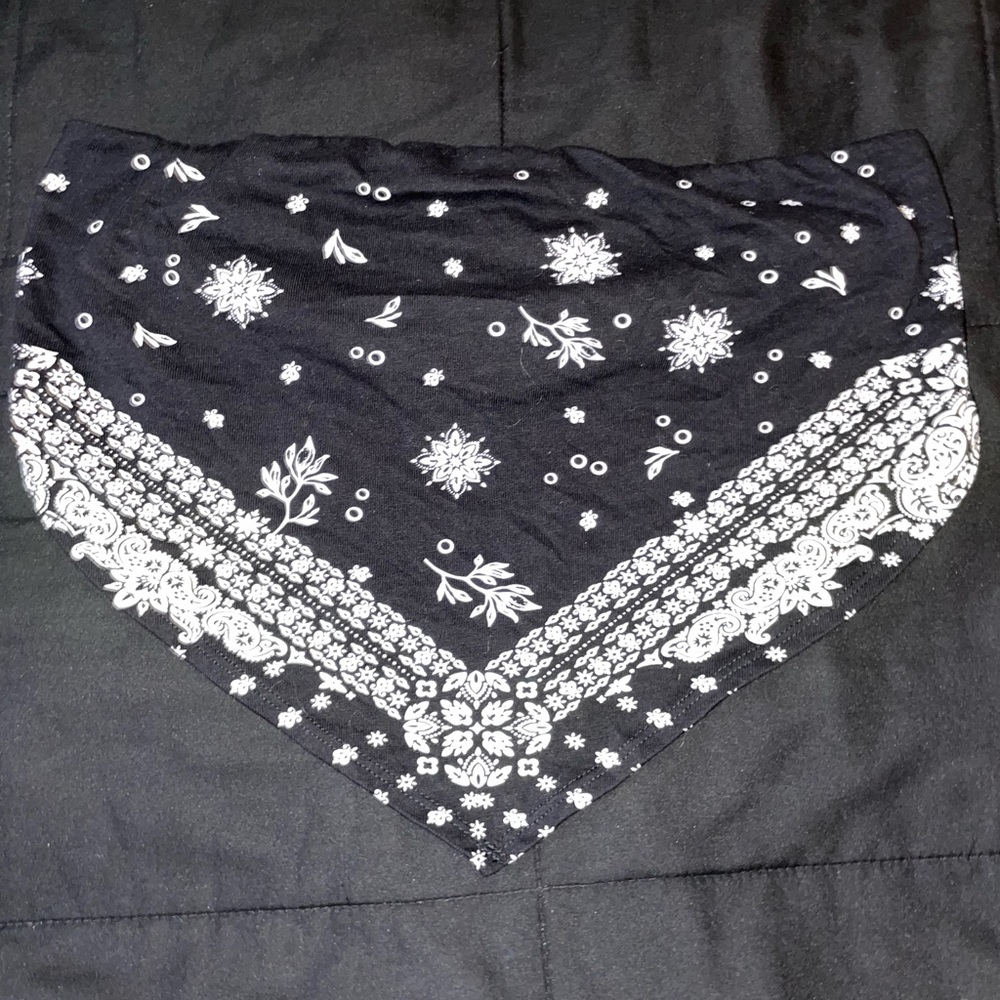Black and white crop top